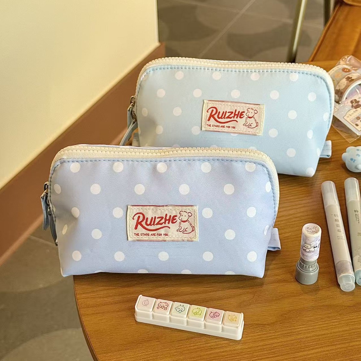Pencil Case Large - กล่องใส่ดินสออเนกประสงค์, กระเป๋าใส่เครื่องเขียนลายจุดความจุขนาดใหญ่, กระเป๋าเก็บแปรงแต่งหน้า, กระเป๋าใส่เครื่องสำอางแบบพกพาสำหรับเดินทาง